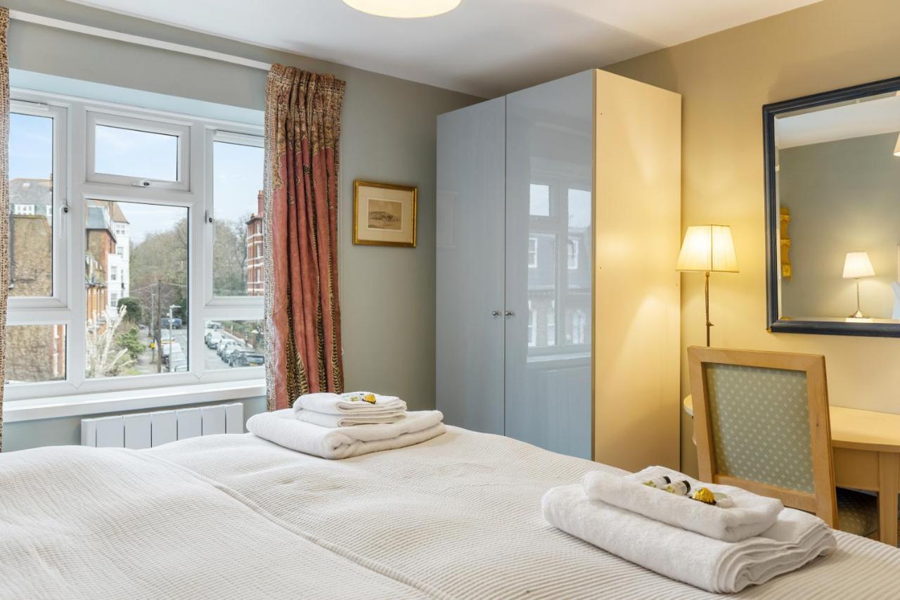 Bright & Cosy Gem ~ Battersea Park View ~ King Bed Lägenhet London Exteriör bild