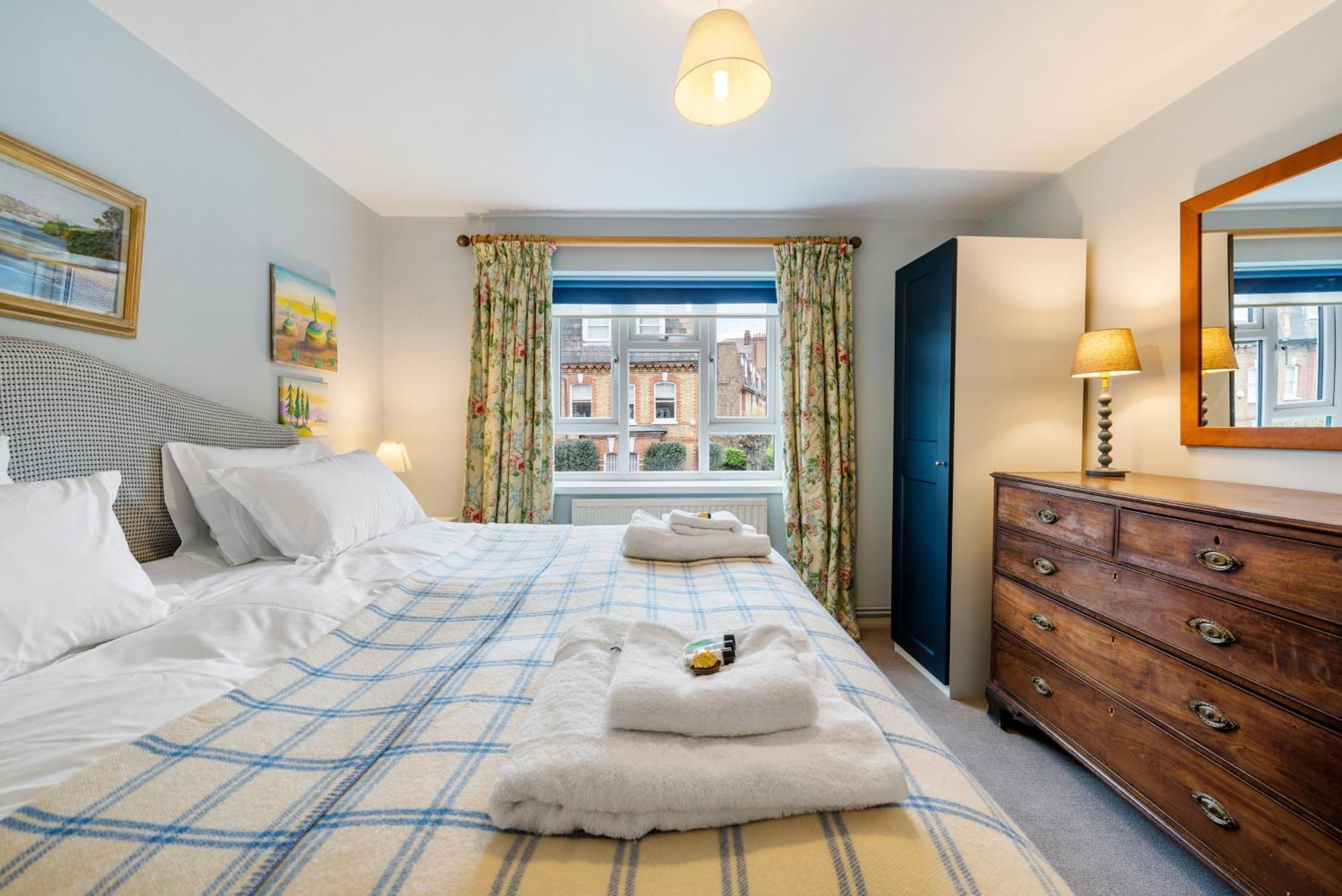 Bright & Cosy Gem ~ Battersea Park View ~ King Bed Lägenhet London Exteriör bild